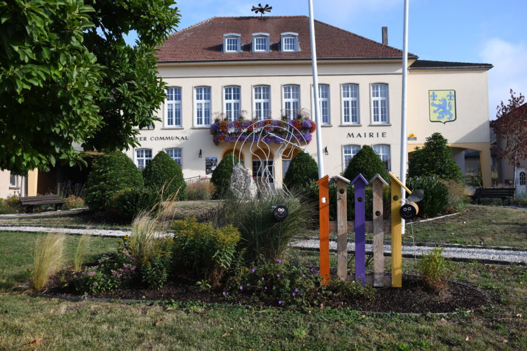 Mairie Héming vue devant